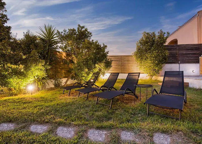 Mi Casa - Serene Garden Retreat, 2 Bedroom House