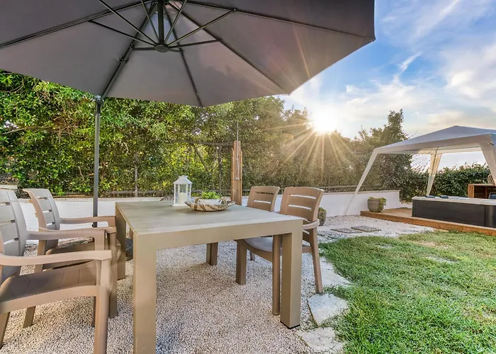 Mi Casa - Serene Garden Retreat, 2 Bedroom House
