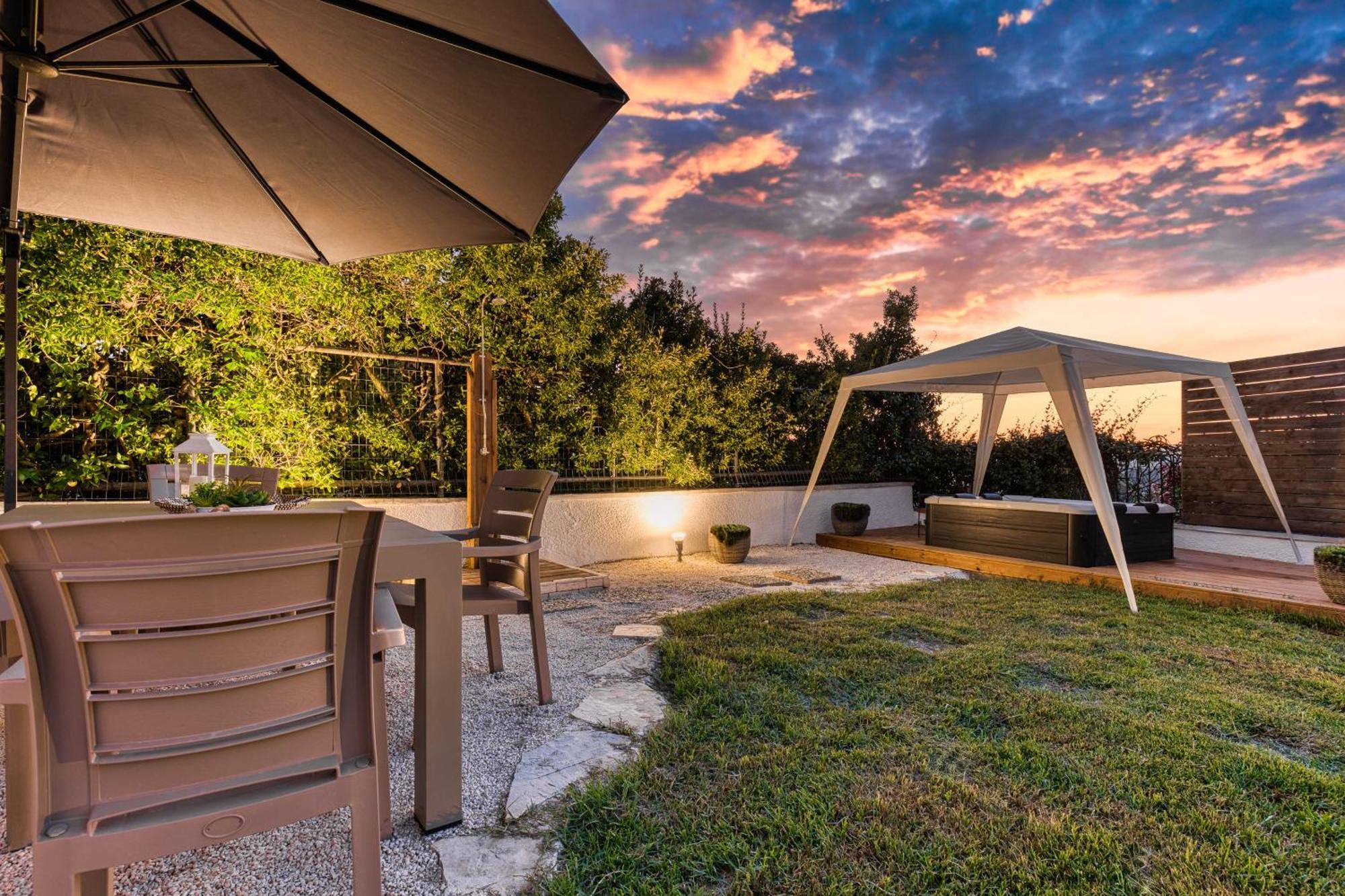 Mi Casa - Serene Garden Retreat, 2 Bedroom House